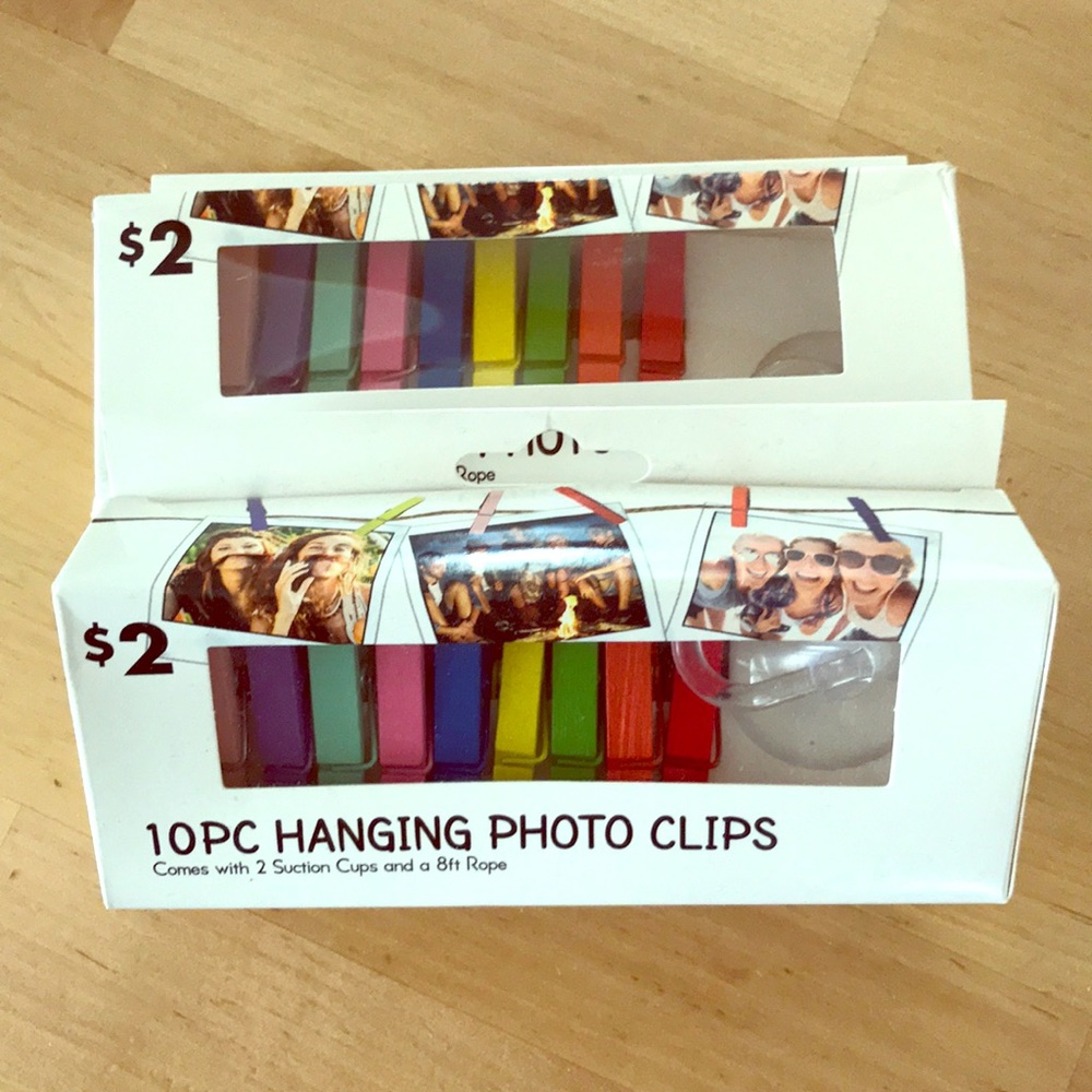 Hanging photo clips